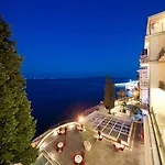 Savoy Οπατία