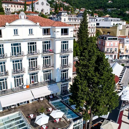 萨沃伊酒店 酒店 4*