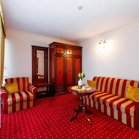 Savoy Hotell 4*
