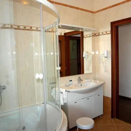 Savoy 4*