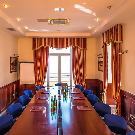 Savoy Szálloda 4*