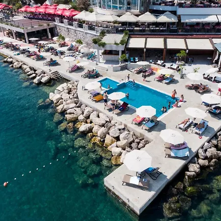 Savoy Szálloda 4*