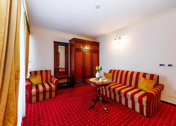 Savoy Hotel 4*