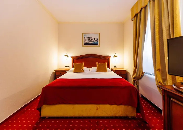 Savoy 4*
