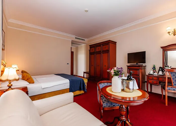 萨沃伊酒店 4* 奥帕提亚