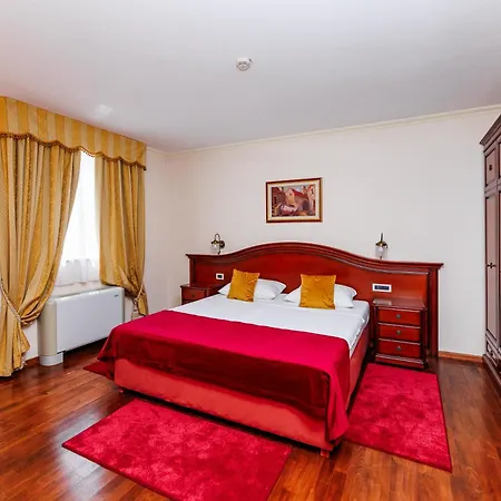 Hotel Savoy 4*