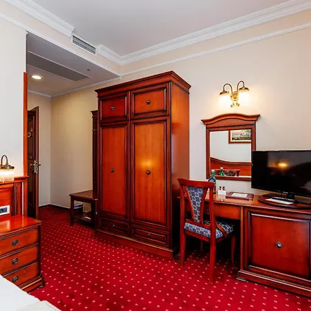 Hotel Savoy 4*